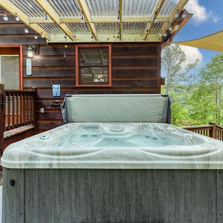 Trout N' About Your Blue Ridge Mountains Retreat, Hot Tub + Game Room! Ellijay Bagian luar foto