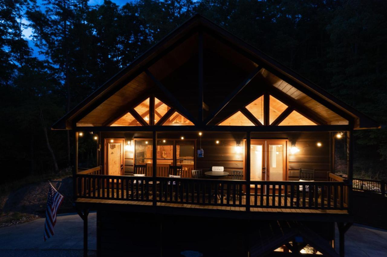 Trout N' About Your Blue Ridge Mountains Retreat, Hot Tub + Game Room! Ellijay Bagian luar foto