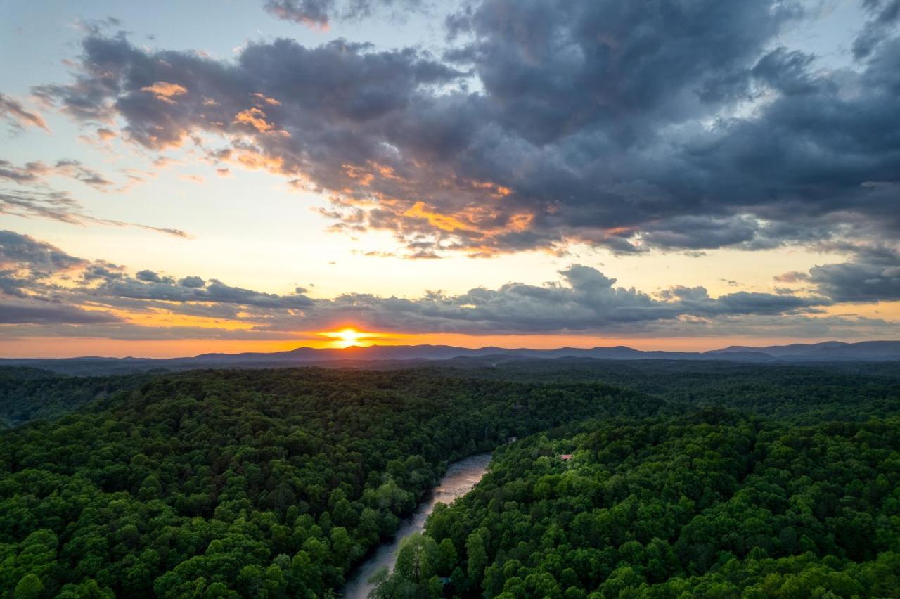 Trout N' About Your Blue Ridge Mountains Retreat, Hot Tub + Game Room! Ellijay Bagian luar foto