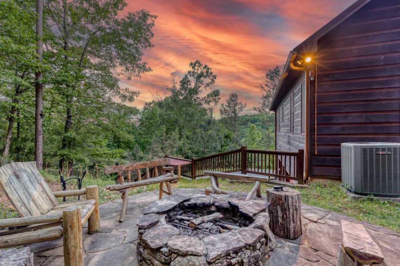 Trout N' About Your Blue Ridge Mountains Retreat, Hot Tub + Game Room! Ellijay Bagian luar foto