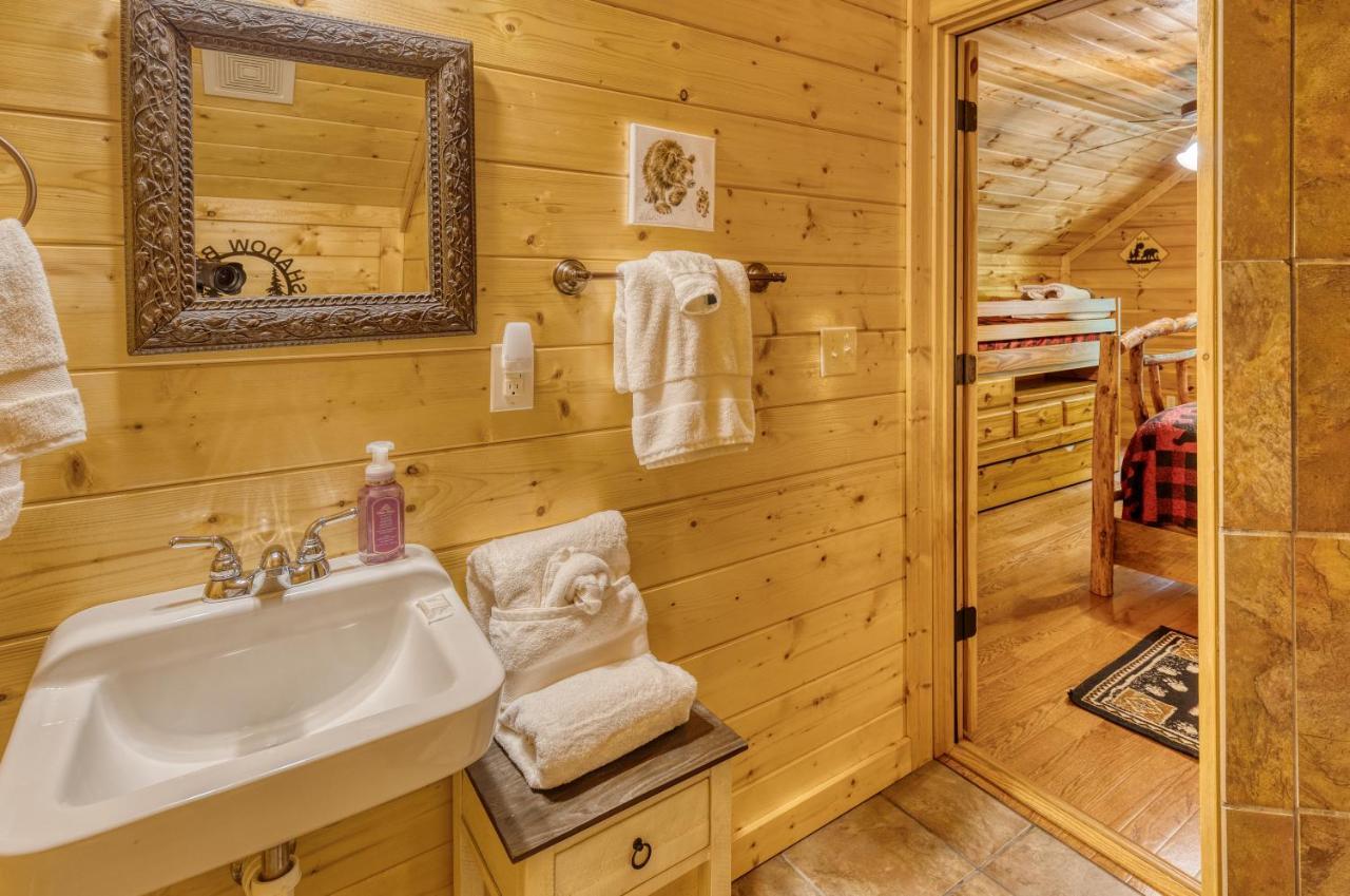Trout N' About Your Blue Ridge Mountains Retreat, Hot Tub + Game Room! Ellijay Bagian luar foto