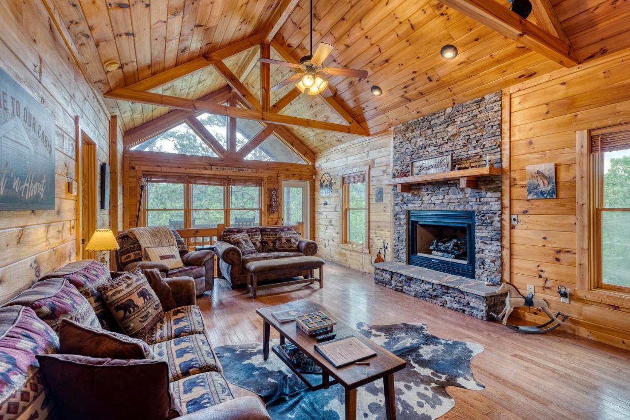 Trout N' About Your Blue Ridge Mountains Retreat, Hot Tub + Game Room! Ellijay Bagian luar foto