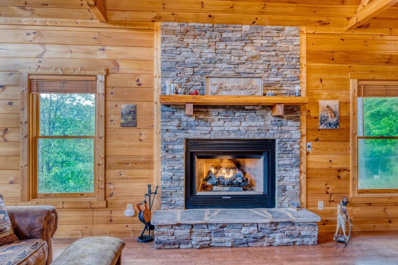 Trout N' About Your Blue Ridge Mountains Retreat, Hot Tub + Game Room! Ellijay Bagian luar foto