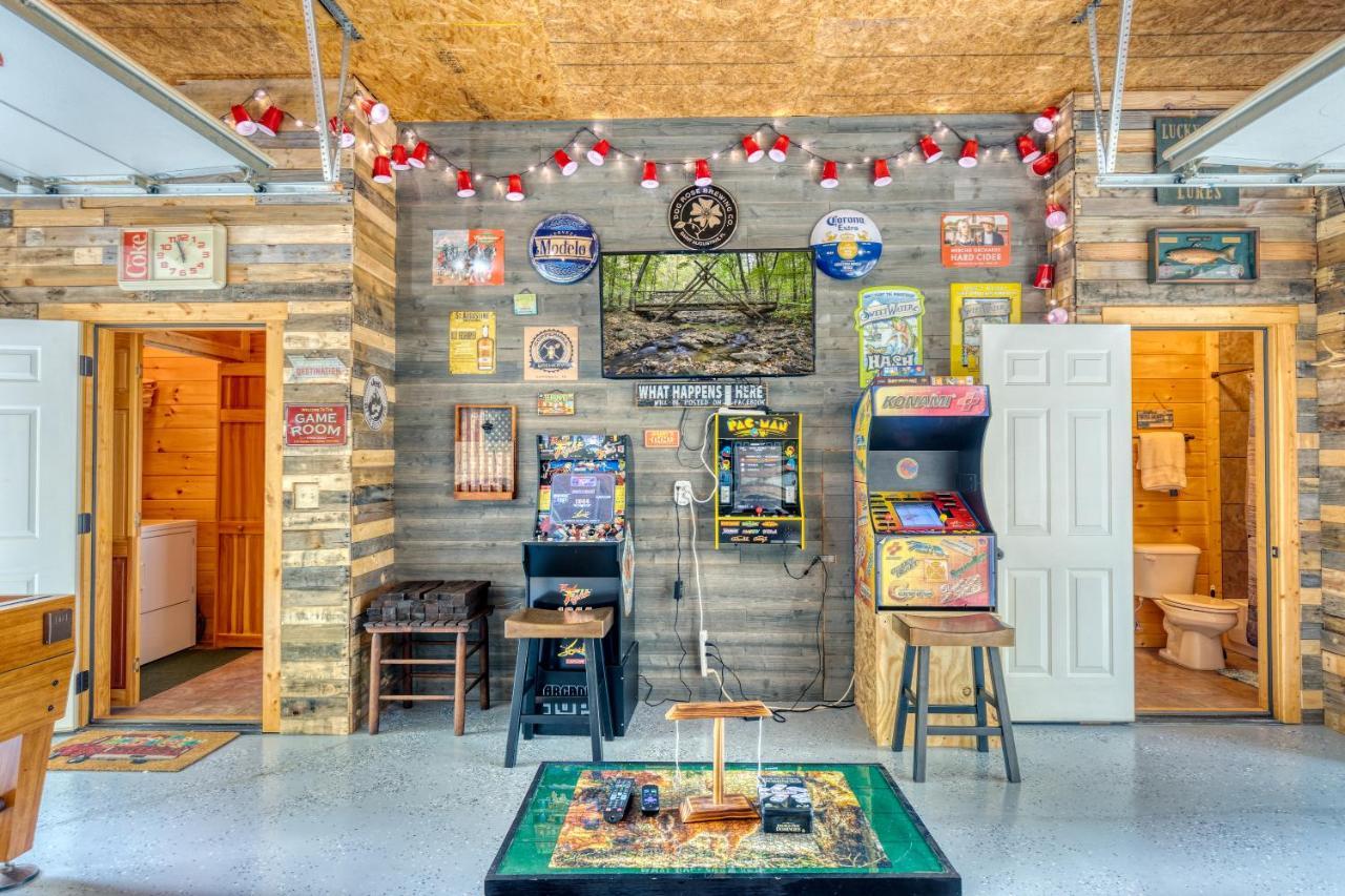 Trout N' About Your Blue Ridge Mountains Retreat, Hot Tub + Game Room! Ellijay Bagian luar foto