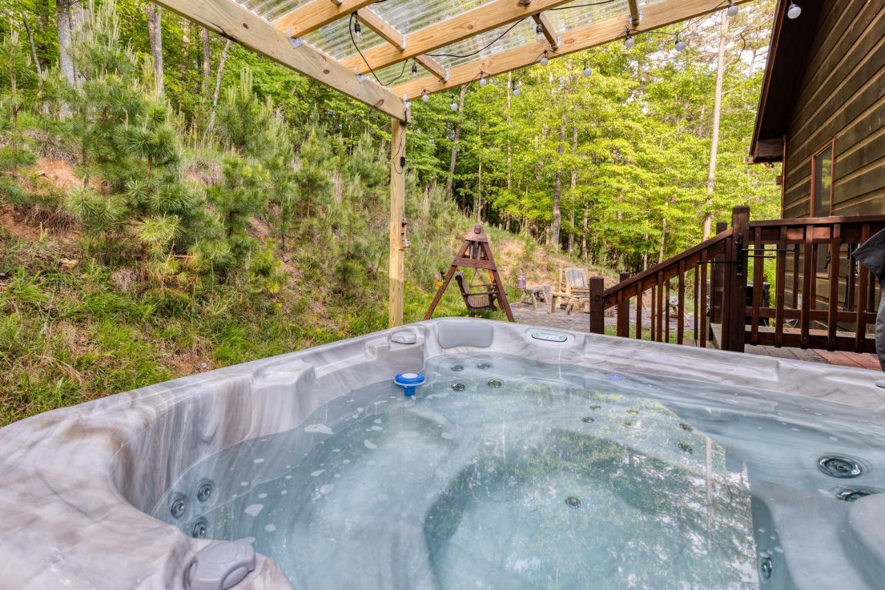Trout N' About Your Blue Ridge Mountains Retreat, Hot Tub + Game Room! Ellijay Bagian luar foto