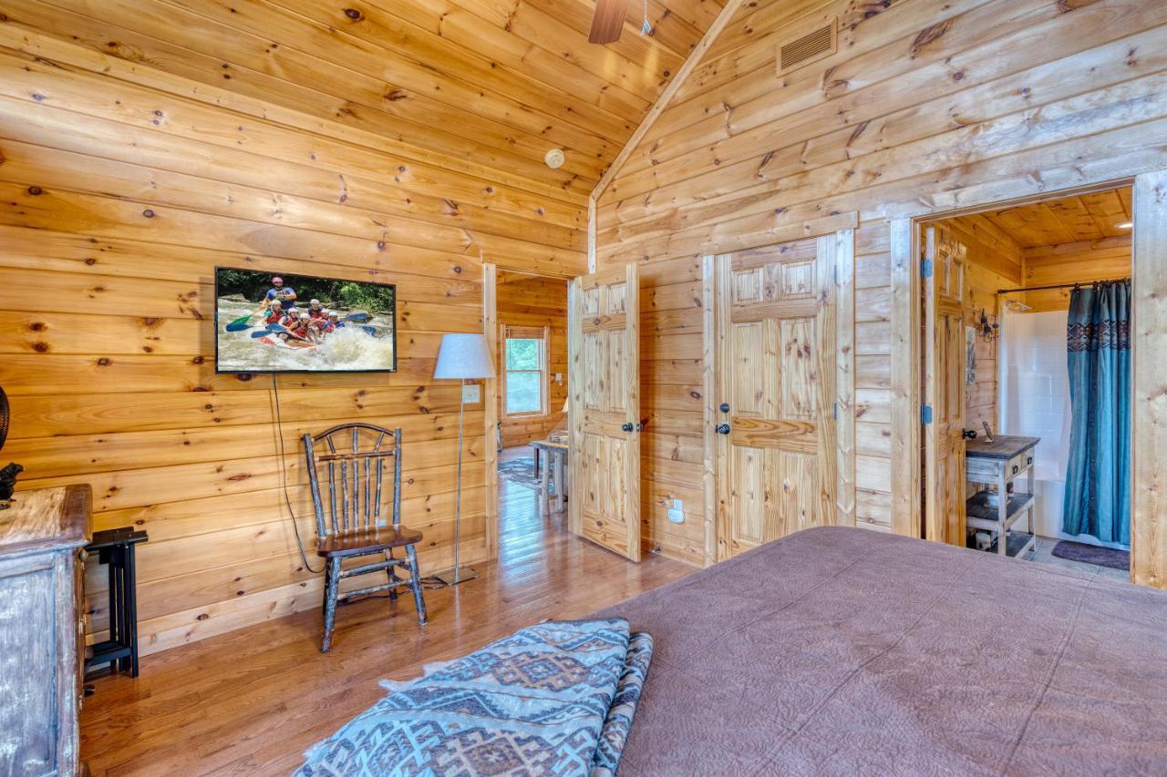 Trout N' About Your Blue Ridge Mountains Retreat, Hot Tub + Game Room! Ellijay Bagian luar foto