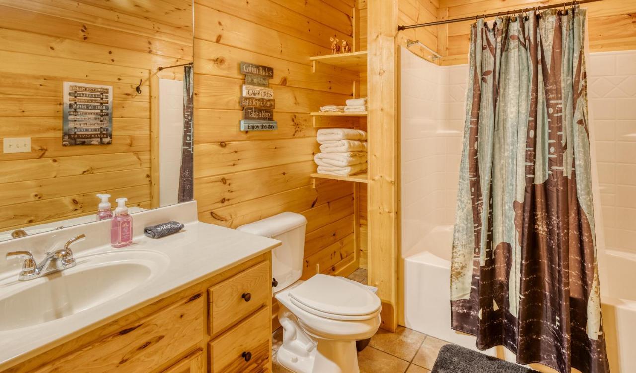 Trout N' About Your Blue Ridge Mountains Retreat, Hot Tub + Game Room! Ellijay Bagian luar foto