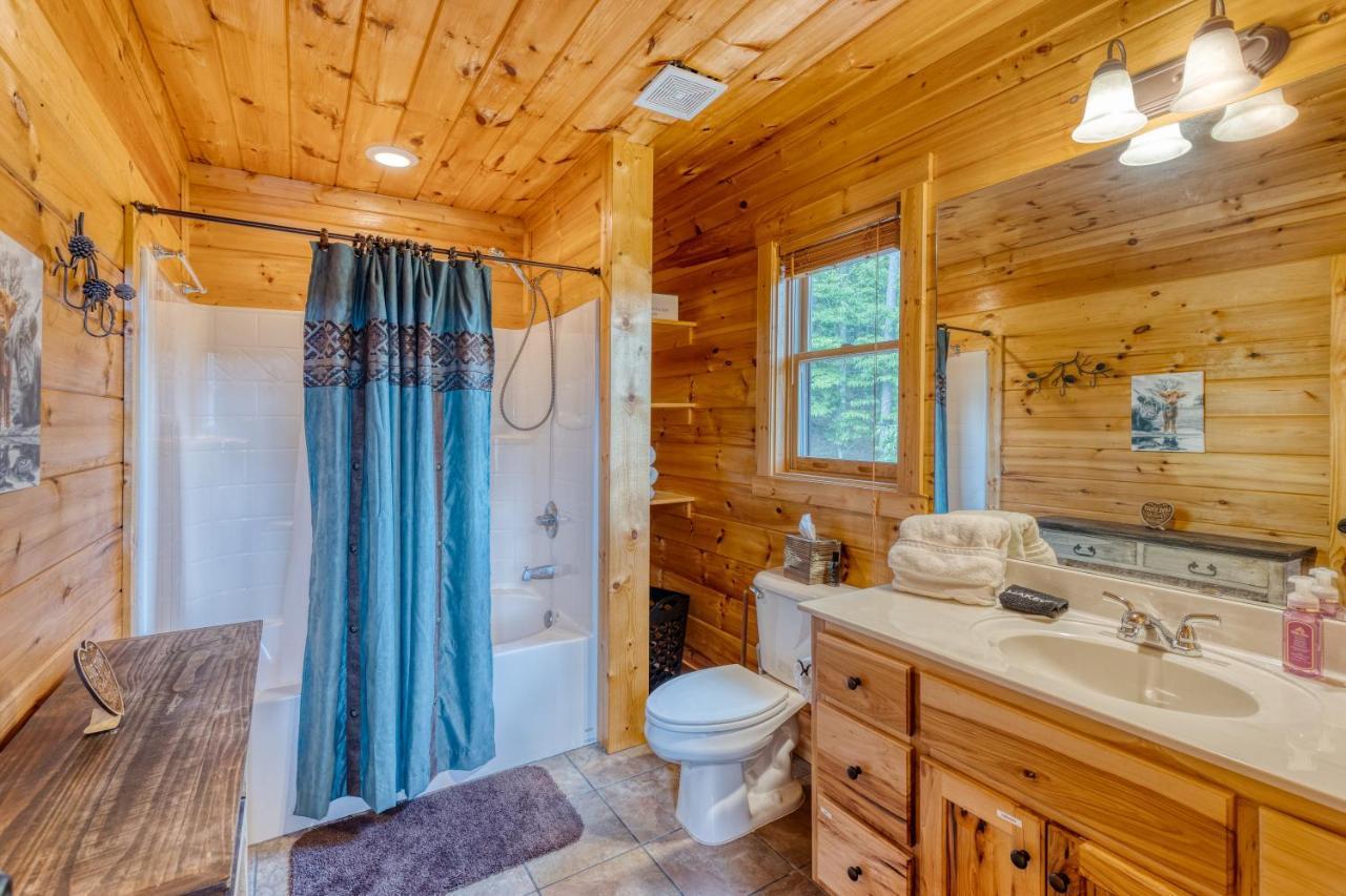 Trout N' About Your Blue Ridge Mountains Retreat, Hot Tub + Game Room! Ellijay Bagian luar foto