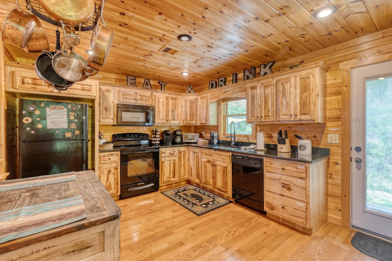 Trout N' About Your Blue Ridge Mountains Retreat, Hot Tub + Game Room! Ellijay Bagian luar foto